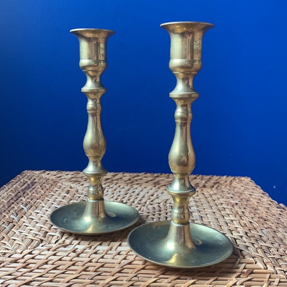Vintage set of 2 heavy brass candlesticks - Picture 3 of 8
